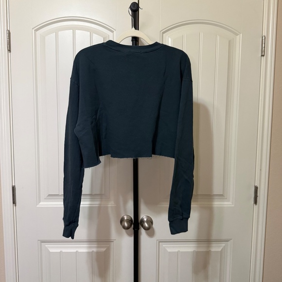 Daydreamer Queen Crop Sweatshirt *NWT* - Picture 3 of 3